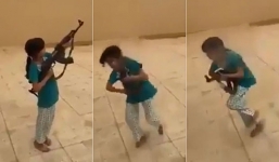 Video: Tập dùng súng AK-47, bé gái 10 tuổi suýt bắn chết bố