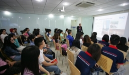 Cấm thầy yêu trò là phải…