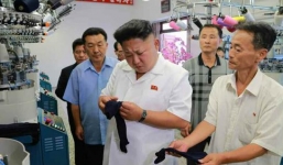 Kim Jong-un thích in hình mèo Hello Kitty, gấu Pooh lên vớ