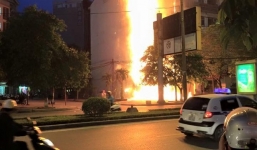 Hà Nội: Một chi nhánh ngân hàng ở Q.Cầu giấy bốc cháy dữ dội