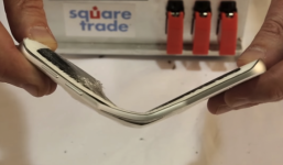 50kg bẻ gãy Galaxy S6 edge và iPhone 6 Plus