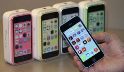 Thực hư thông tin iPhone 5C lock trừ tiền người dùng?