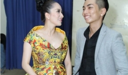 Khánh Thi và chồng kém 12 tuổi công khai thể hiện tình cảm trước công chúng