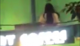 “Mây mưa” nơi công cộng có phạm pháp?