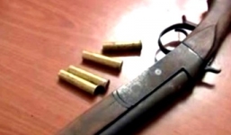 Thiếu nữ 16 tuổi trọng thương vì bị đùa bằng súng