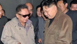 Tại sao Kim Jong-un chưa bao giờ chụp ảnh cùng ông nội quá cố?