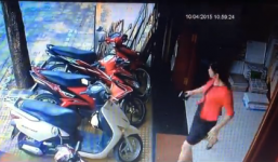 6 cô gái bất lực nhìn trộm lấy mất xe Lead trong nháy mắt