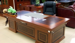 Phong thủy văn phòng: Đặt két sắt, bàn giám đốc và bàn làm việc đúng phương vị