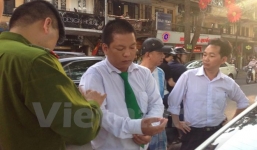 3 'kiều nữ' đánh trọng thương tài xế taxi giữa trung tâm Hà Nội