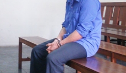 Khóa cửa đốt vợ con rồi tự thiêu để chứng tỏ tình yêu