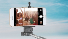 Gậy 'tự sướng' bị Apple cấm trong sự kiện công bố iOS mới