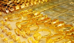 Giá vàng 15/4: Vàng SJC trong nước giảm nhẹ 10.000 đồng/lượng