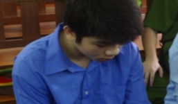 Đạp 'chỗ hiểm' khiến hung thủ ngất xỉu, người phụ nữ thoát nạn