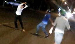 Ném dao để trả thù, một phụ nữ đi đường chết oan