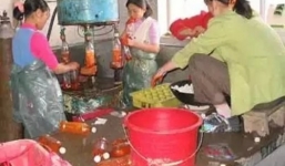 Kinh hoàng quy trình sản xuất Coca Cola, nước tăng lực giả