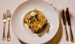 Choáng váng những món ăn phủ vàng, đính kim cương của đại gia