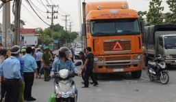 Tiếng kêu cứu thảm thiết của cô gái dưới gầm xe container