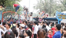 TGĐ công viên Hồ Tây gửi thư xin lỗi khách hàng về sự cố trèo rào