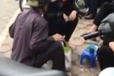 Xôn xao clip 'cô gái đuổi bố ở quê lên thăm vì sợ xấu hổ với bạn'