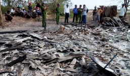 Nghi ngờ vợ ngoại tình, đổ xăng thiêu rụi nhà hàng xóm