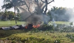 Máy bay lao xuống sân golf vỡ nát, 7 người thiệt mạng