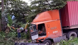 Vụ container húc xe biển xanh: 4 cán bộ Sở TT&TT thoát nạn