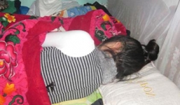 Thiếu nữ bị chích điện, đưa vào nhà nghỉ cưỡng hiếp