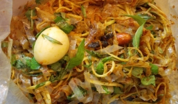 Bí quyết làm bánh tráng trộn đơn giản mà ngon tuyệt tại nhà
