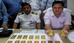 Chiêu sốc của dân buôn lậu: Nhét vàng vào hậu môn