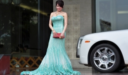 2 nữ đại gia “ngông” đệ nhất VN: Bị chê xấu, cho xe ủi ngay biệt thự tiền tỉ 