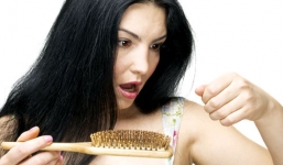 6 quan niệm sai lầm khiến tóc bạn rụng nhiều hơn