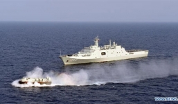 Tàu chiến Trung Quốc 'bắn' máy bay tuần tra Philippines ở Biển Đông?