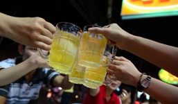 Xin hôn vợ bạn khi đang nhậu và nhát chém chí mạng