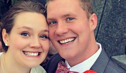 Cặp vợ chồng trẻ lạnh người phát hiện khuôn mặt kỳ lạ trong ảnh cưới