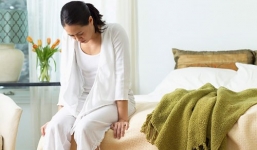 Tôi đã ngất xỉu khi chứng kiến cảnh chồng bị học trò 'gạ tình'