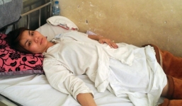 Đi đòi nợ một phụ nữ bị đánh đập, đá vào bụng, sẩy thai