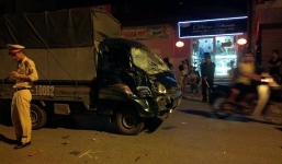 Đi xe bốc đầu, hai thanh niên đâm thẳng vào xe tải tử vong