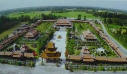 Đại gia họ Đặng chi 300 tỷ xây 'cố đô Huế' giữa Tây Nam bộ