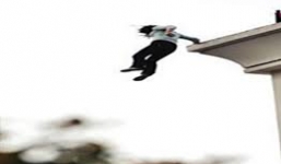 Bào thai chết lưu, bám vào dây rốn người anh em song sinh suốt 30 năm