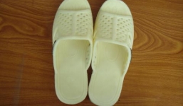 Câu chuyện của đôi dép tổ ong huyền thoại