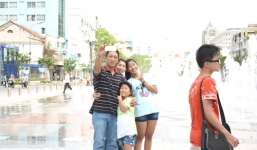 Người Sài Gòn hào hứng với phố đi bộ đầu tiên