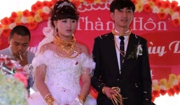 2 đám cưới vàng đeo trĩu cổ phố núi Hà Tĩnh là anh em ruột