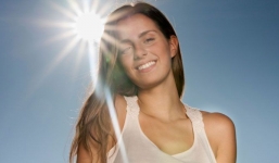 Mẹo đơn giản làm dịu vùng da cháy nắng trong kỳ nghỉ lễ