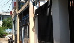 Gã hàng xóm đồi bại ép 3 bé gái xem 'phim đen' rồi xâm hại