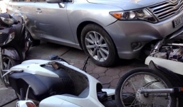 Hà Nội: Tài xế ngon giấc trên vô lăng gây tai nạn liên hoàn   