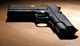  Người đàn ông dùng súng tự bắn vào chính mình để… thử cảm giác 