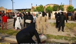 IS hành quyết tù nhân bằng hình thức đập bê-tông vào đầu