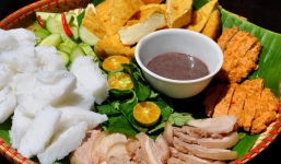 Bán bún đậu mắm tôm thu trăm triệu/tháng, dân văn phòng phát thèm