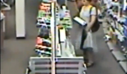 Clip: Màn trộm cắp tinh vi của cô gái mặc váy