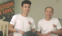 Clip: Hồ Quang Hiếu cover 'Không phải dạng vừa đâu' phong cách xẩm